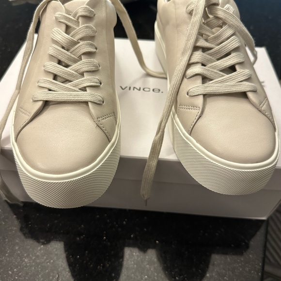 Brand new in box Vince Benfield Off-White Leather Sneakers - Picture 7 of 7